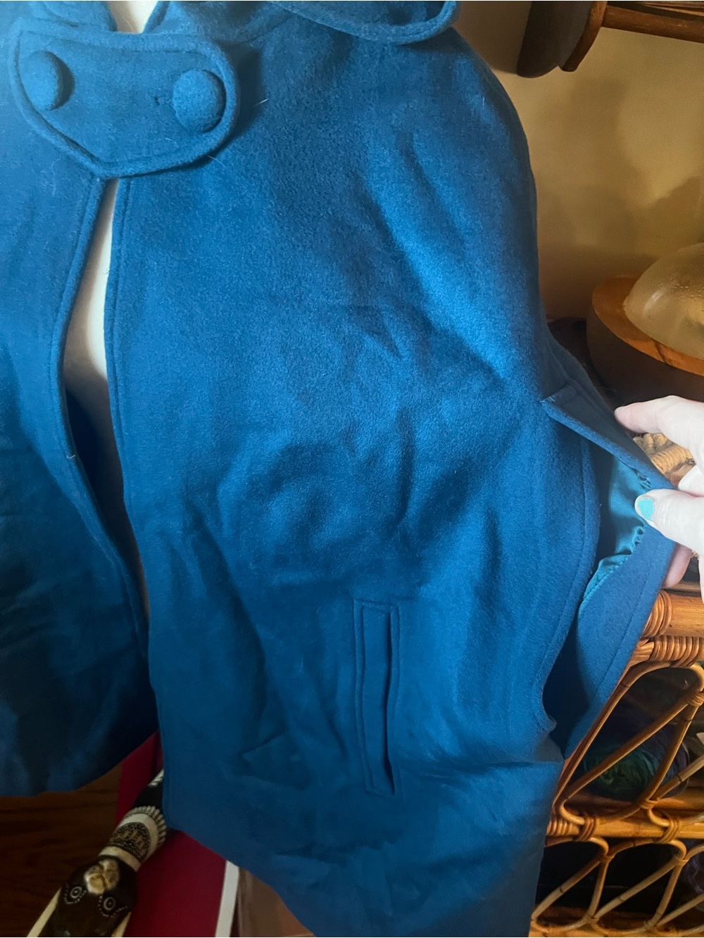 HOODED CASHMERE CAPE - fully lined - Picture 9 of 13